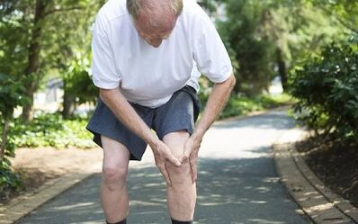 Comment l'arthrose de l'articulation du genou se manifeste